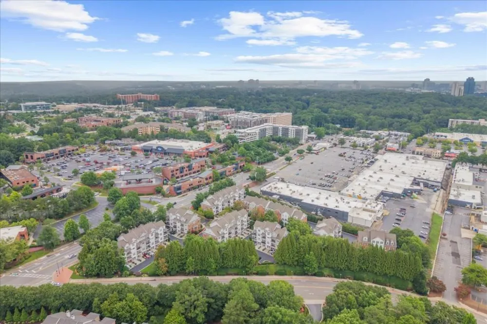 199 Le Gran Court Sandy Springs, GA 30328