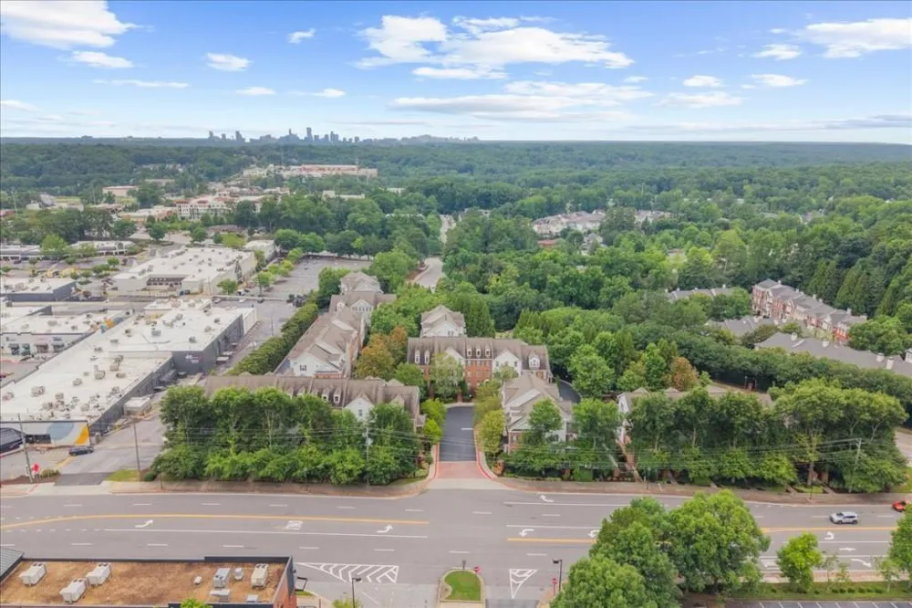 199 Le Gran Court Sandy Springs, GA 30328