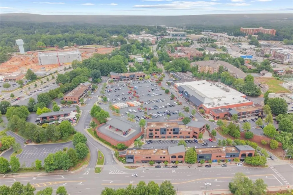 199 Le Gran Court Sandy Springs, GA 30328