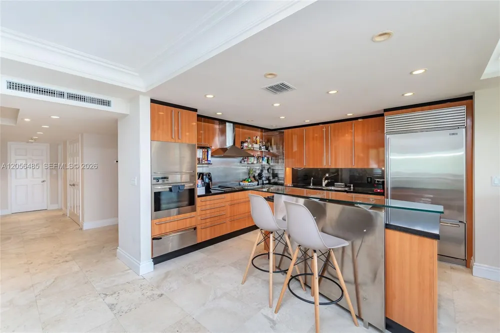 199 Ocean Lane Dr #201 Key Biscayne, FL 33149