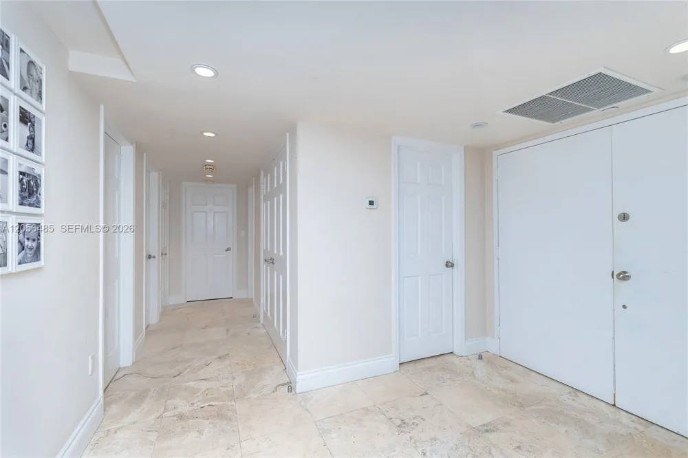 199 Ocean Lane Dr #201 Key Biscayne, FL 33149