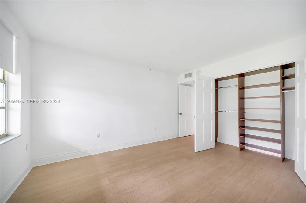 199 Ocean Lane Dr #201 Key Biscayne, FL 33149