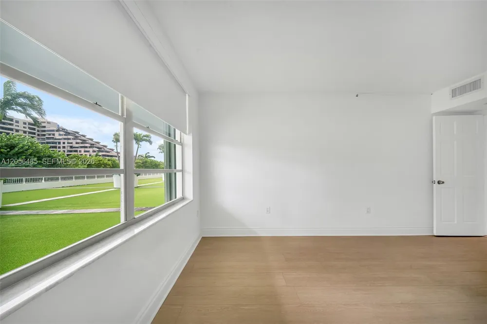 199 Ocean Lane Dr #201 Key Biscayne, FL 33149