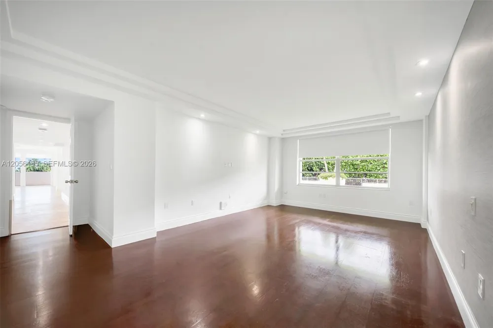 199 Ocean Lane Dr #201 Key Biscayne, FL 33149