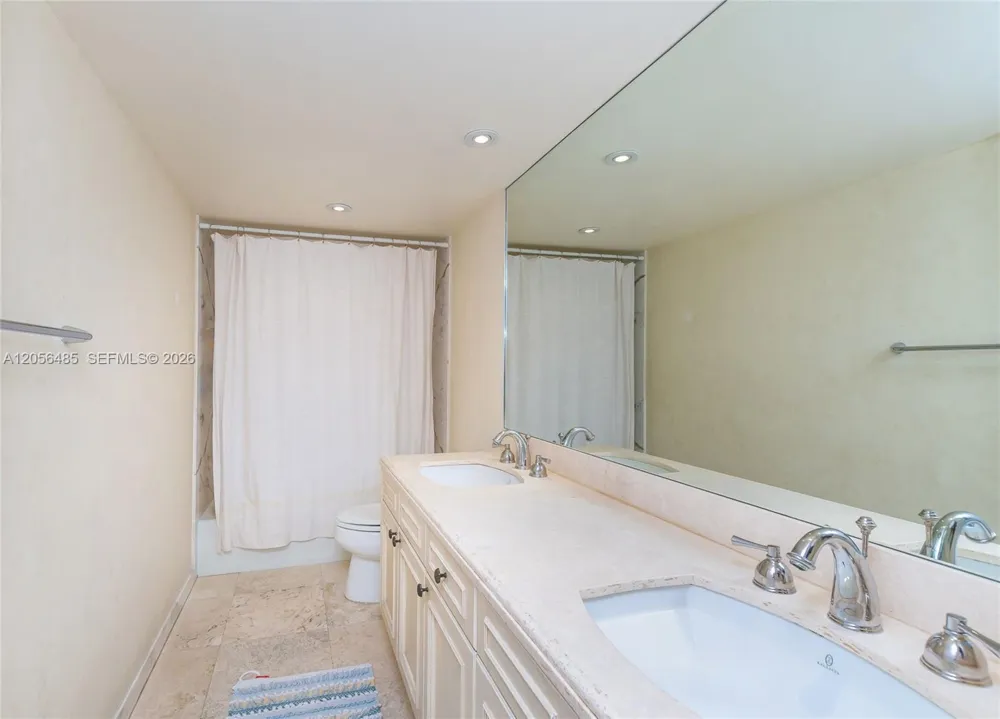 199 Ocean Lane Dr #201 Key Biscayne, FL 33149
