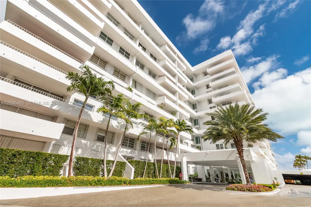 199 Ocean Lane Dr #201 Key Biscayne, FL 33149