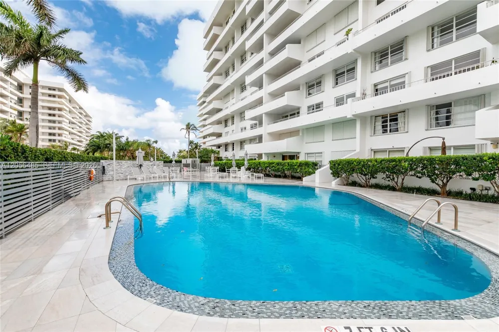 199 Ocean Lane Dr #201 Key Biscayne, FL 33149