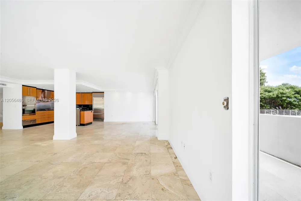 199 Ocean Lane Dr #201 Key Biscayne, FL 33149