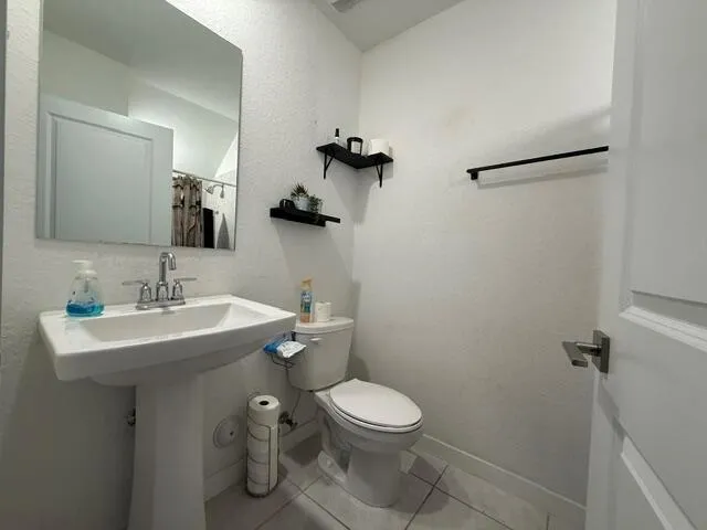 561 NE 5th Way Florida City, FL 33034