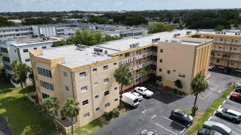 3990 NW 42ND AVENUE #311 Lauderdale Lakes, FL 33319