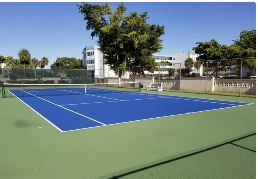 3990 NW 42ND AVENUE #311 Lauderdale Lakes, FL 33319