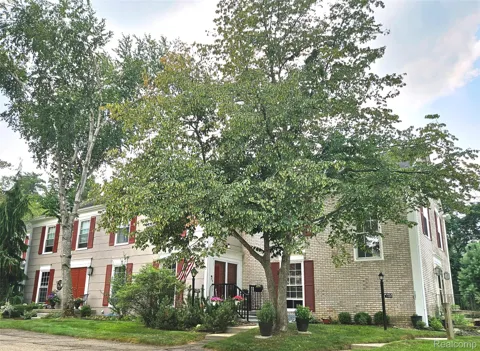 1437 Lantern Lane