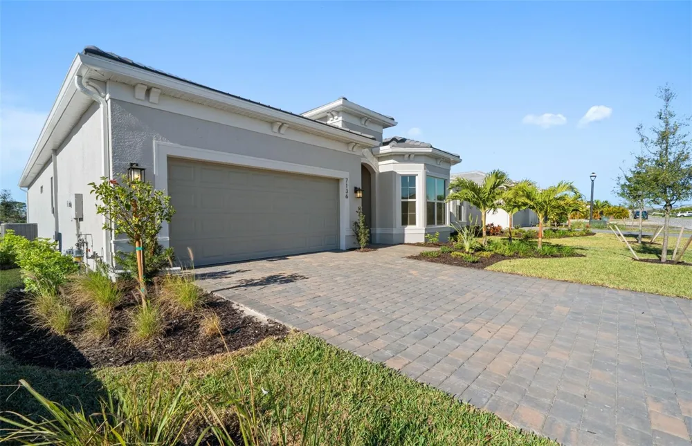 7621 FULHAM AVENUE Bradenton, FL 34210