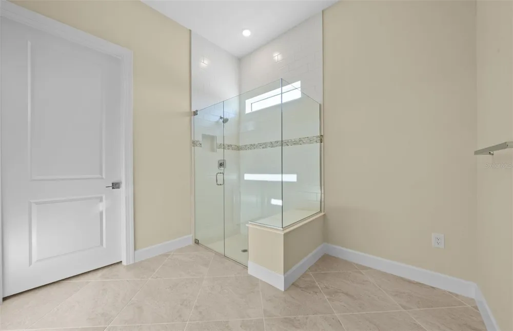 7621 FULHAM AVENUE Bradenton, FL 34210