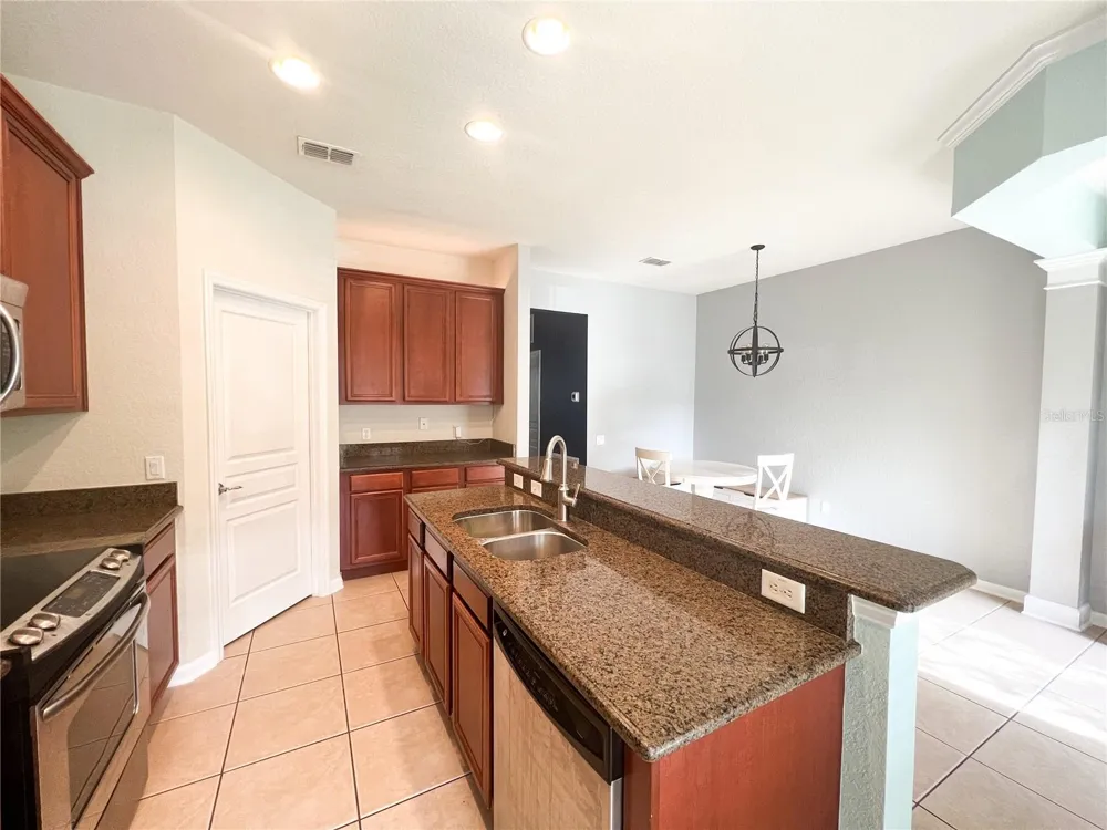 7722 FAIRGROVE AVENUE Windermere, FL 34786