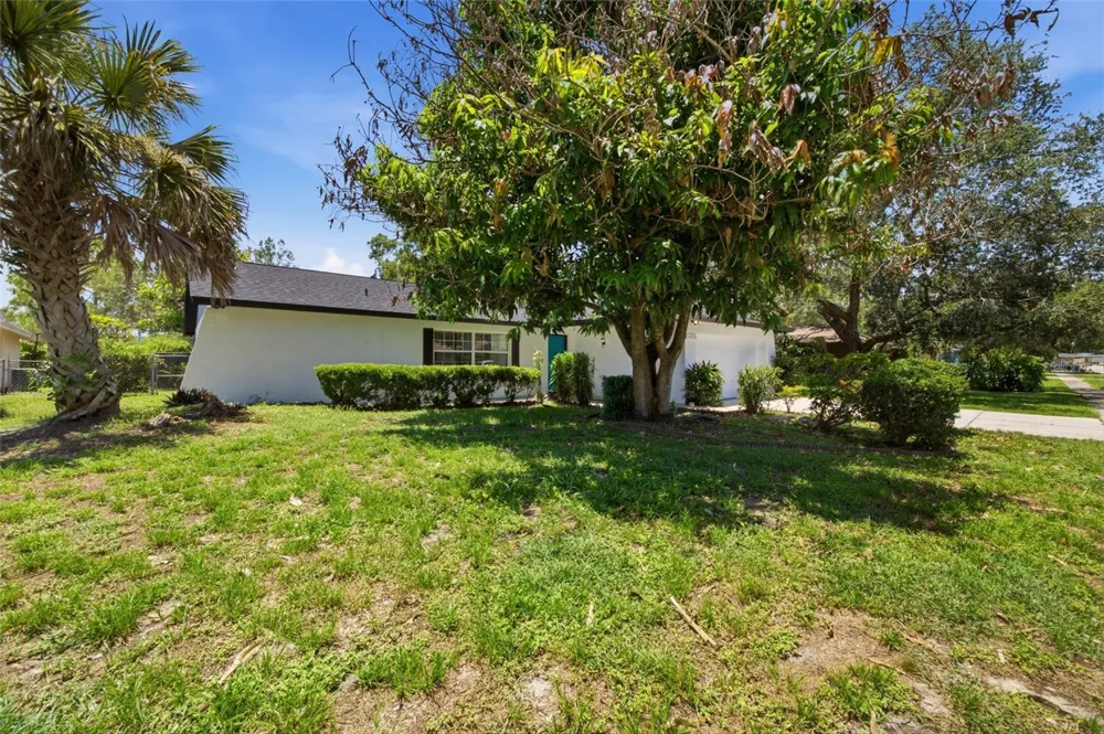13510 CAPITOL DRIVE Tampa, FL 33613