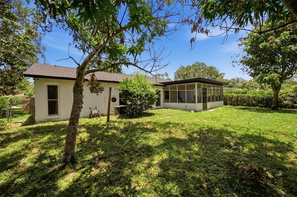 13510 CAPITOL DRIVE Tampa, FL 33613