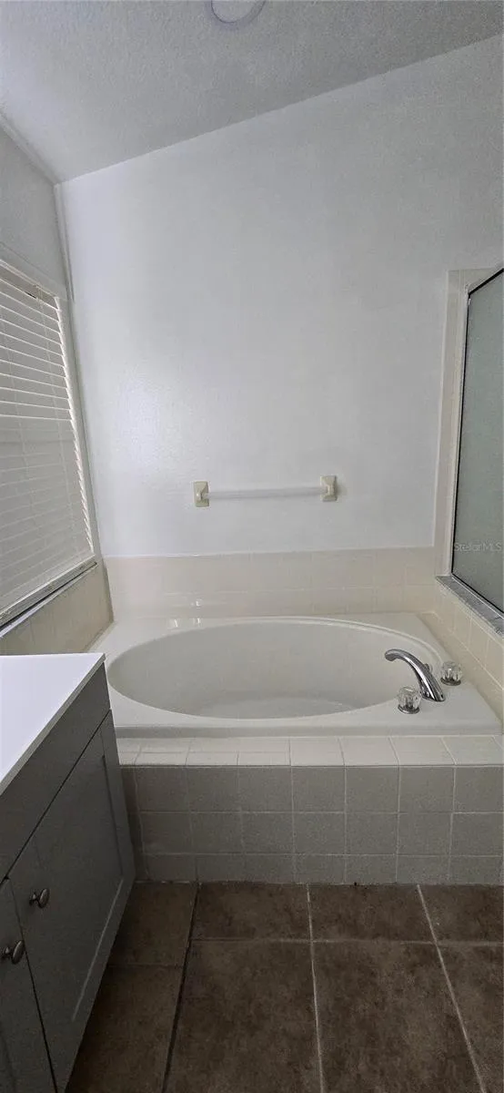 1810 GREYSTONE HEIGHTS DRIVE Valrico, FL 33594