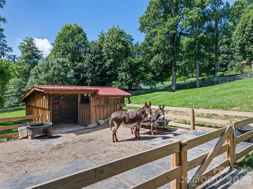 612 Brannon Forest Drive Waynesville, NC 28785