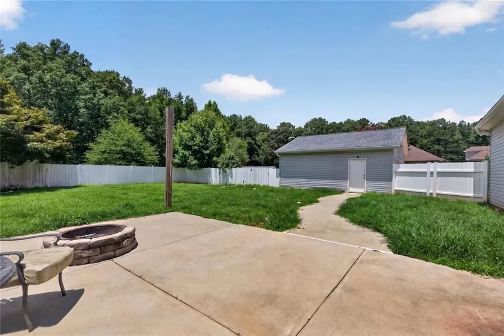 8715 Gullatt Road Palmetto, GA 30268