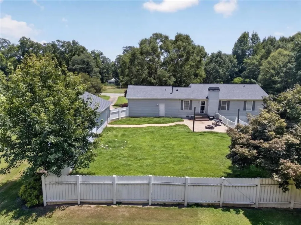 8715 Gullatt Road Palmetto, GA 30268