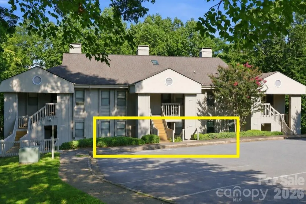 1503 Abbey Circle Asheville, NC 28805