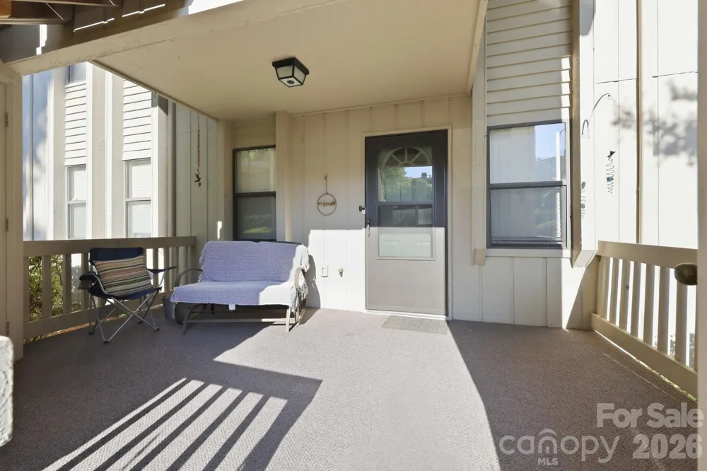 1503 Abbey Circle Asheville, NC 28805