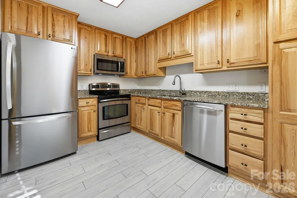1503 Abbey Circle Asheville, NC 28805