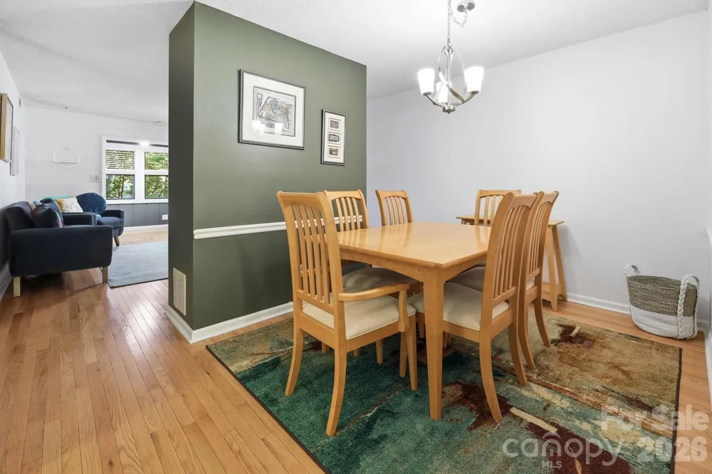1503 Abbey Circle Asheville, NC 28805