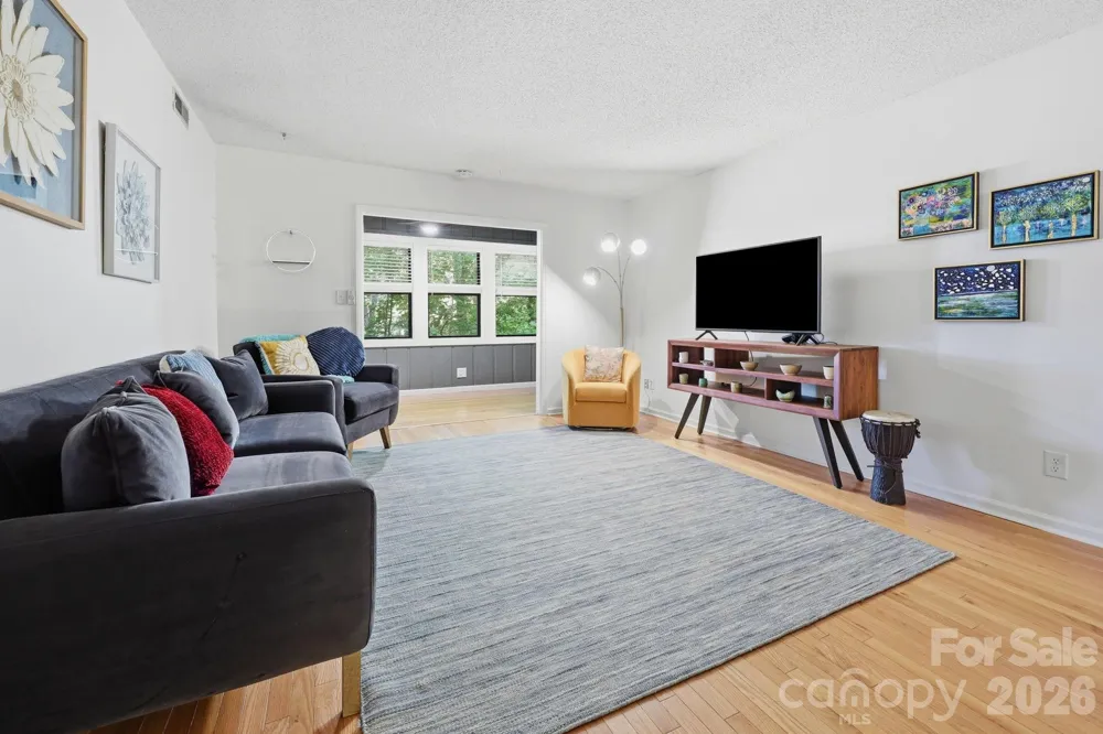 1503 Abbey Circle Asheville, NC 28805