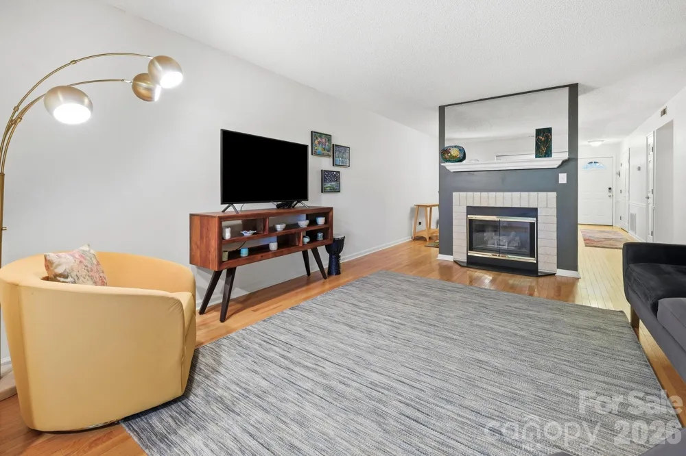 1503 Abbey Circle Asheville, NC 28805