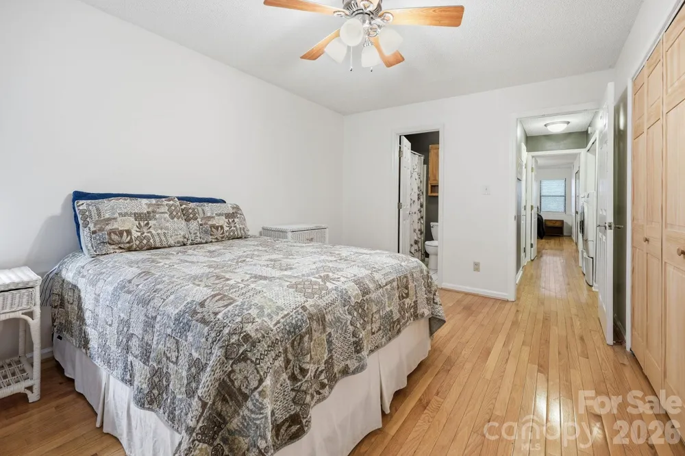 1503 Abbey Circle Asheville, NC 28805