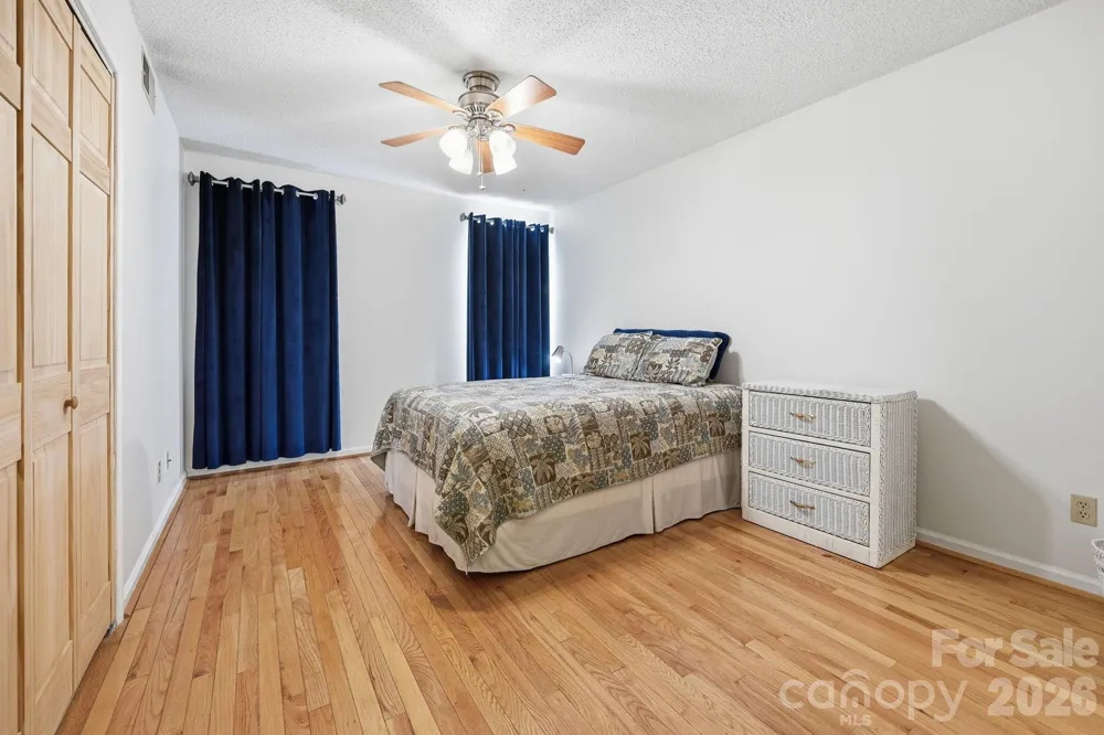 1503 Abbey Circle Asheville, NC 28805