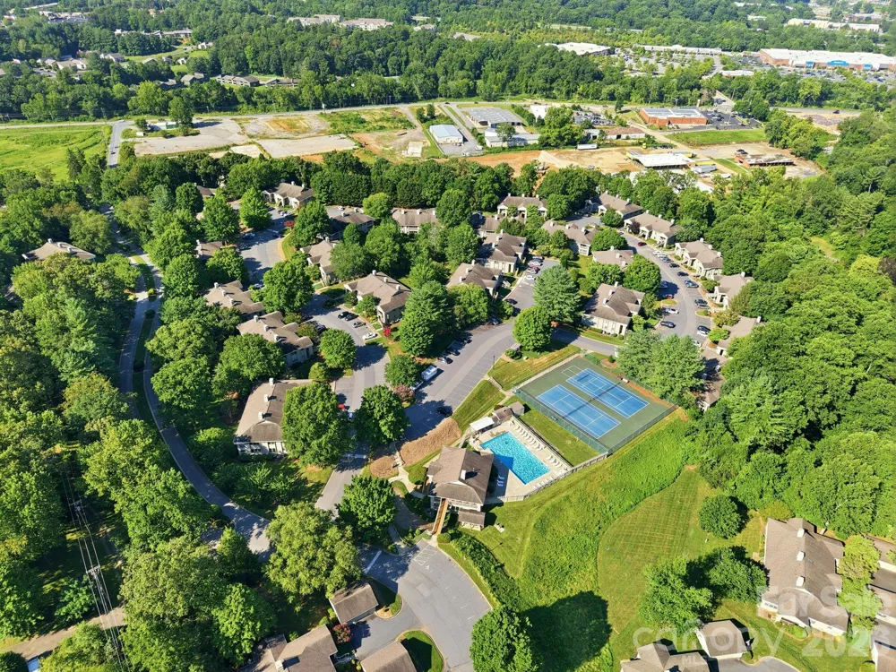 1503 Abbey Circle Asheville, NC 28805