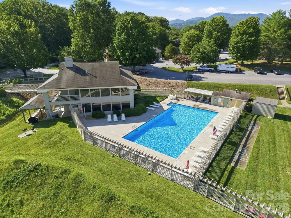 1503 Abbey Circle Asheville, NC 28805