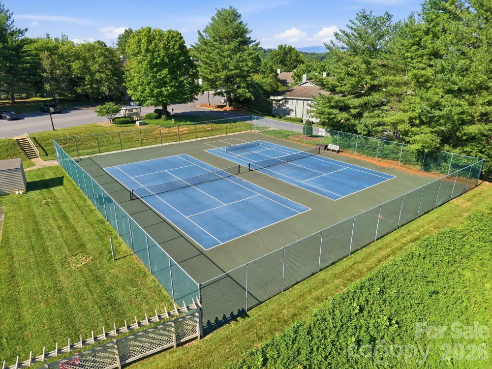 1503 Abbey Circle Asheville, NC 28805