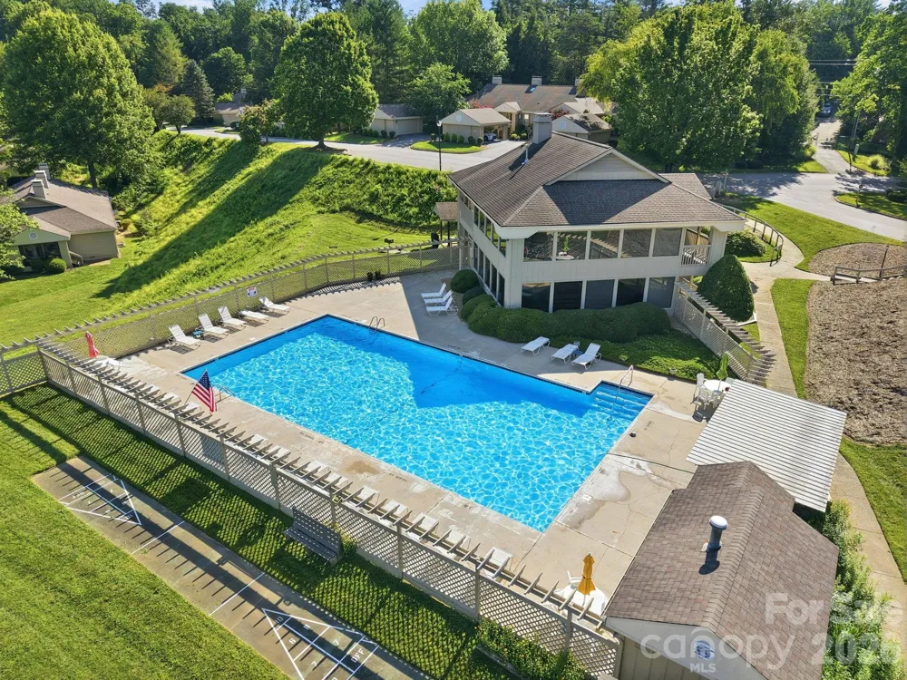1503 Abbey Circle Asheville, NC 28805