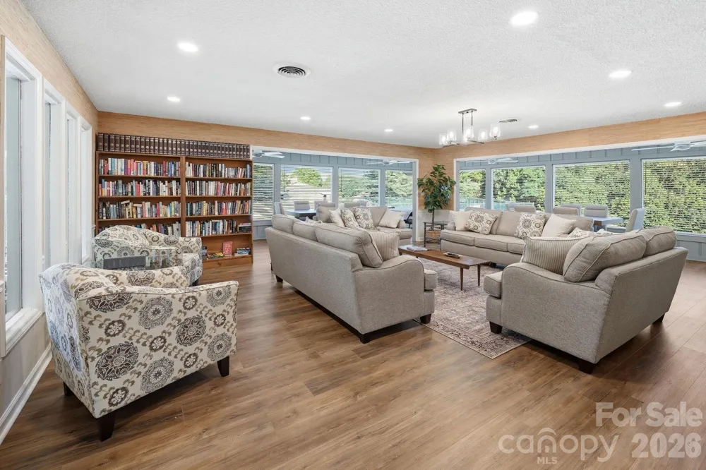 1503 Abbey Circle Asheville, NC 28805