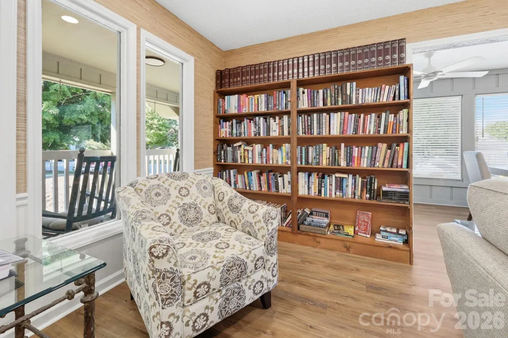 1503 Abbey Circle Asheville, NC 28805