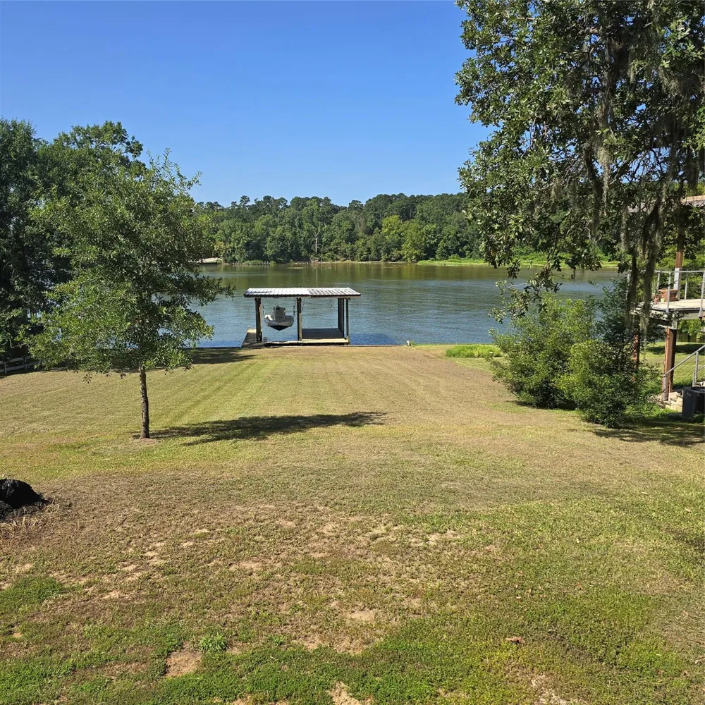 72 Edgewater Way Point Blank, TX 77364