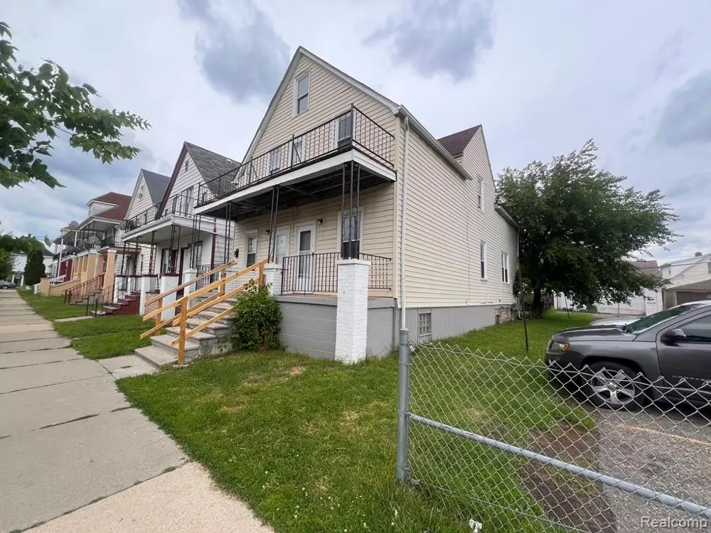 3337 Norwalk Street Hamtramck City, MI 48212