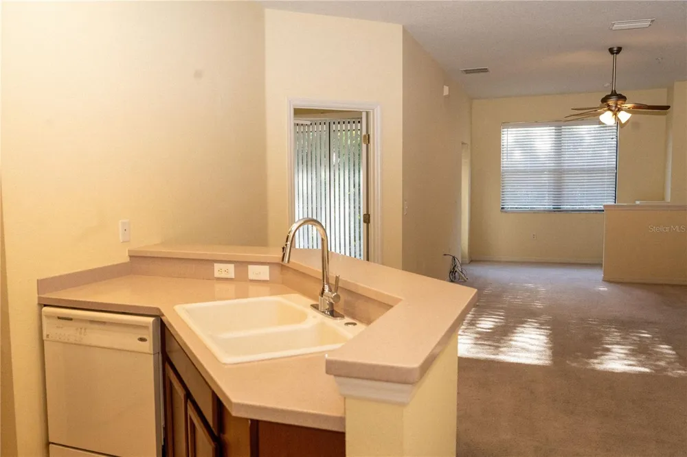 4316 VIA PIEDRA CIRCLE #5-204 Sarasota, FL 34233