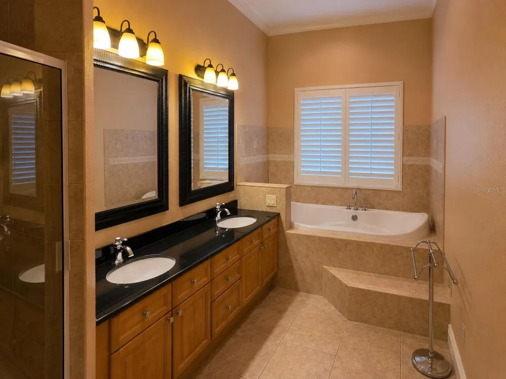 4907 BAYSHORE BOULEVARD #103 Tampa, FL 33611