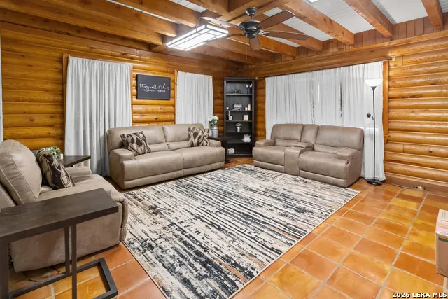 1535 W HOUSTON ST Beeville, TX 78102