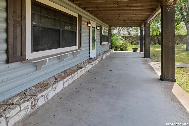 1535 W HOUSTON ST Beeville, TX 78102