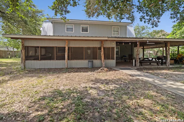 1535 W HOUSTON ST Beeville, TX 78102