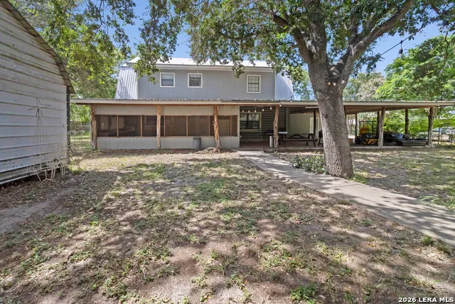 1535 W HOUSTON ST Beeville, TX 78102