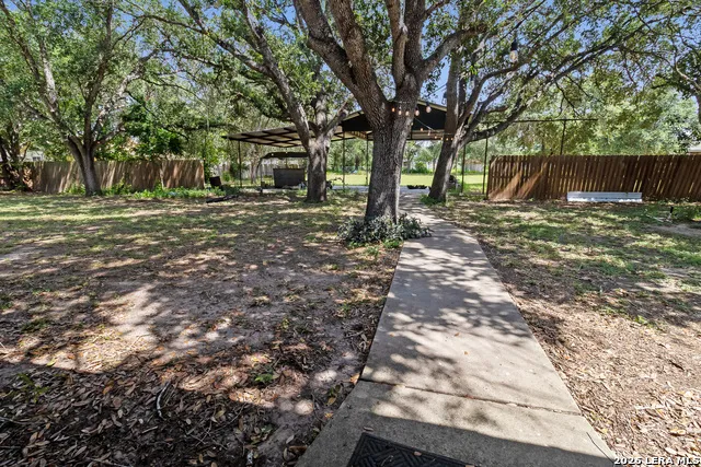 1535 W HOUSTON ST Beeville, TX 78102