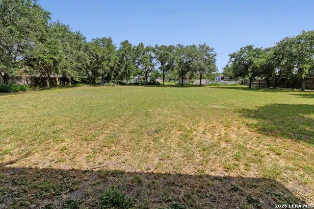 1535 W HOUSTON ST Beeville, TX 78102