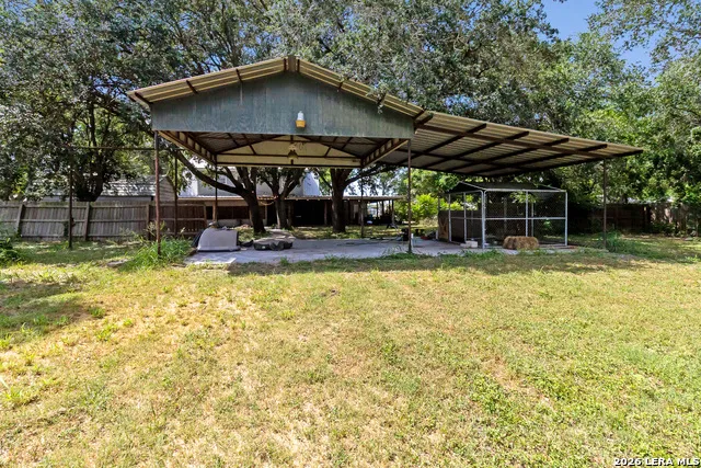 1535 W HOUSTON ST Beeville, TX 78102